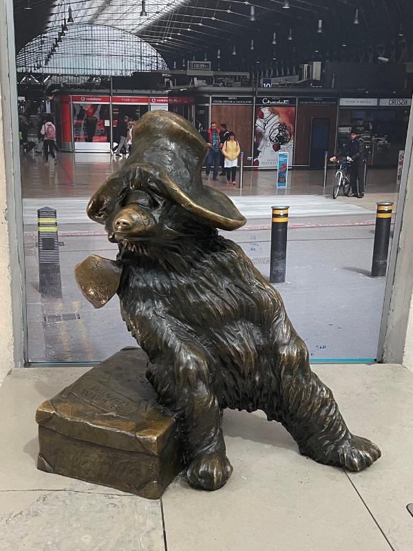 a bear statue.