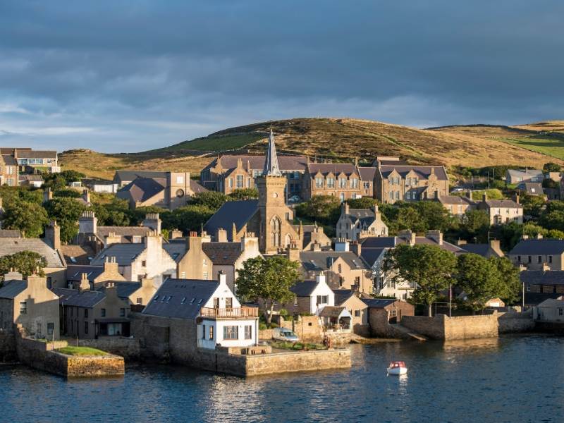 A village on the edge of the sea in the Orkneys