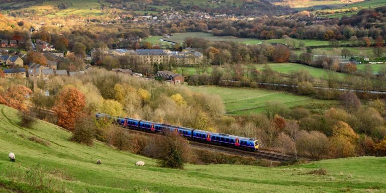 9 Essential UK Train Travel Tips (from an expert)