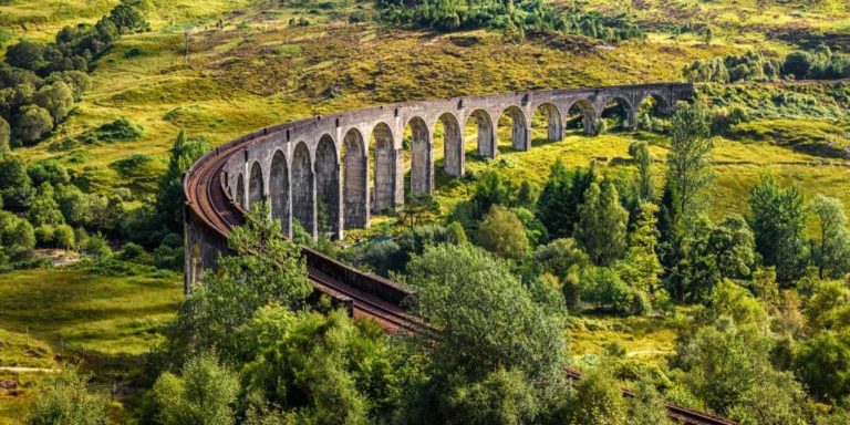 Britain by train – Top 10 UK rail journeys [Maps + tips]
