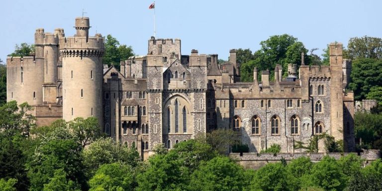 7 Magnificent Castles near London you must visit (+ map & tips)