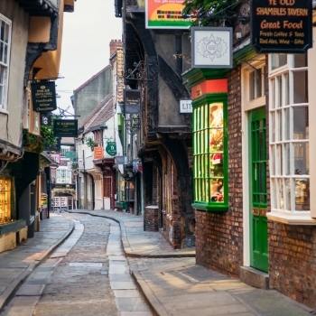 YORK TRAVEL GUIDE 2022 - BEST PLACES TO VISIT IN YORK ENGLAND IN 2022 