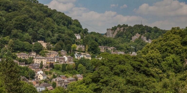 Peak District Travel Guide (including tips, itinerary + map)