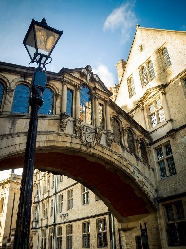 Bridge of sighs as seen in the Oxford Travel Guide.