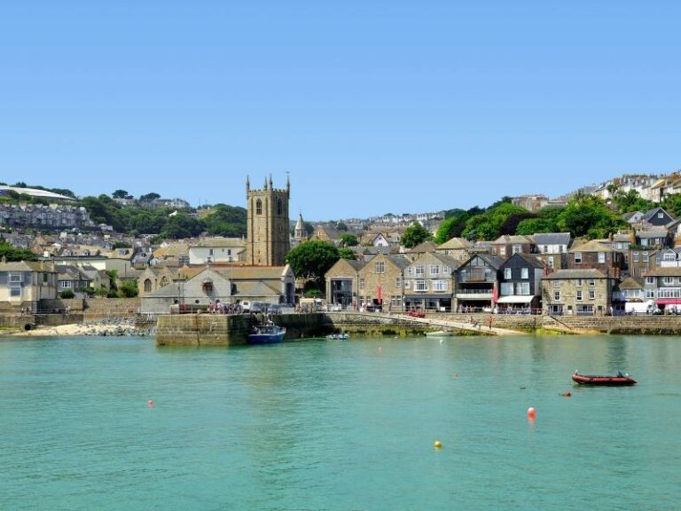 27 Best Places to Visit in Cornwall (+ map & travel tips)