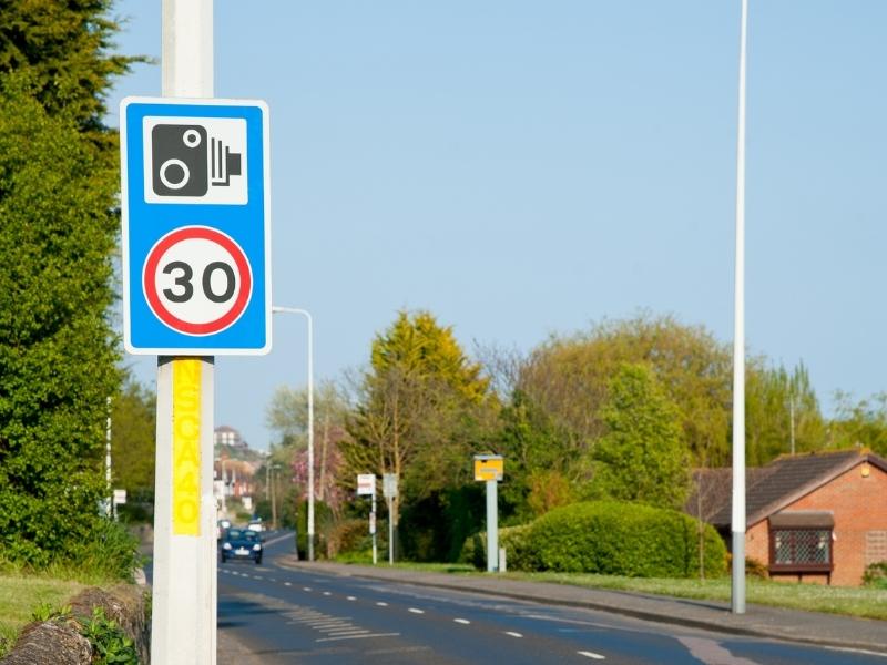 Speed limit sign in the UK.