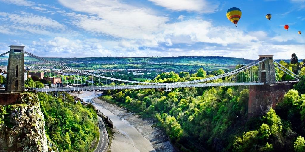 Bristol Travel Guide (Essential tips, itineraries & map)