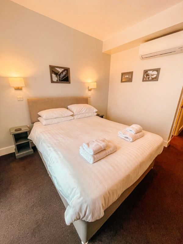 Double en suite room with air conditioning at the Bar Convent, York