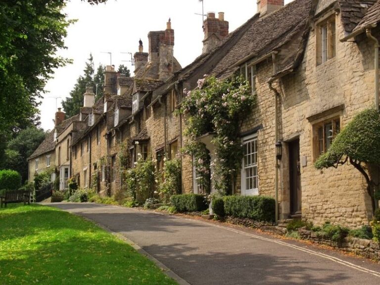 Guide to 9 Best Cotswolds Tours from London (Day trips)