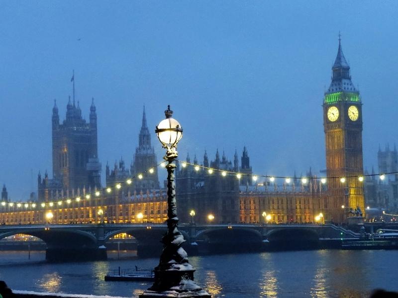 Big Ben and the Houses of Parliament at night.