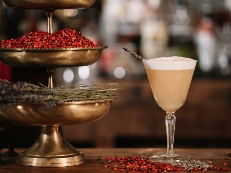 7 popular Scottish drinks to sample when you visit