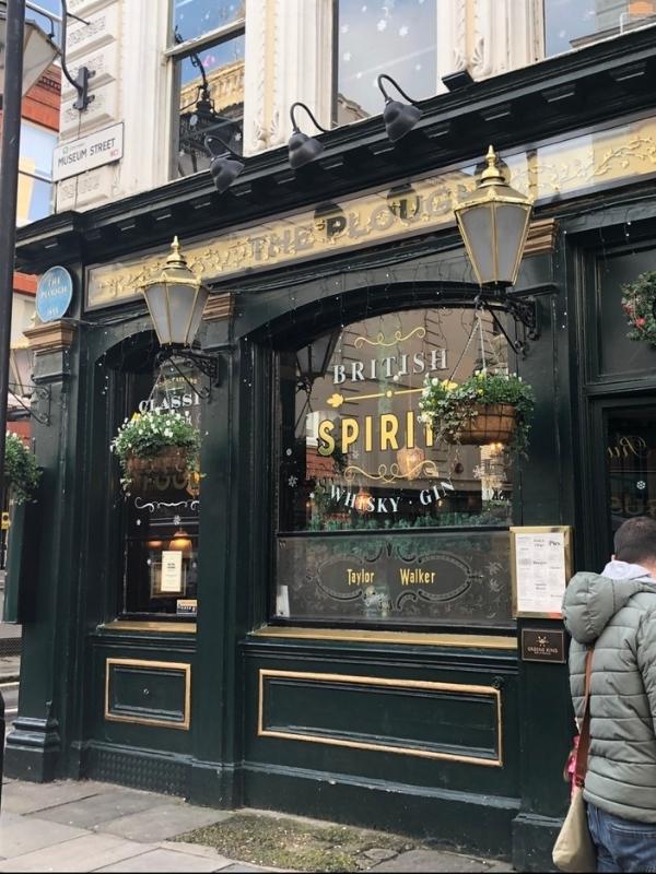 London pub.