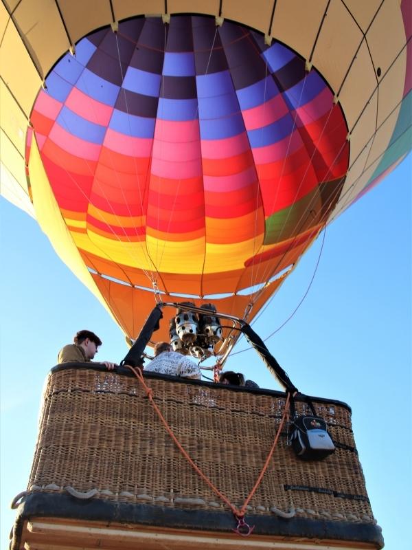 Hot air balloon.