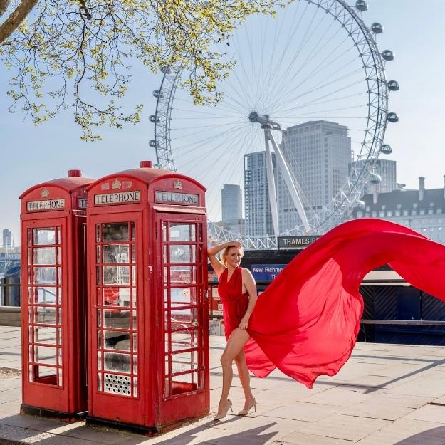 London red phone booths and London Eye