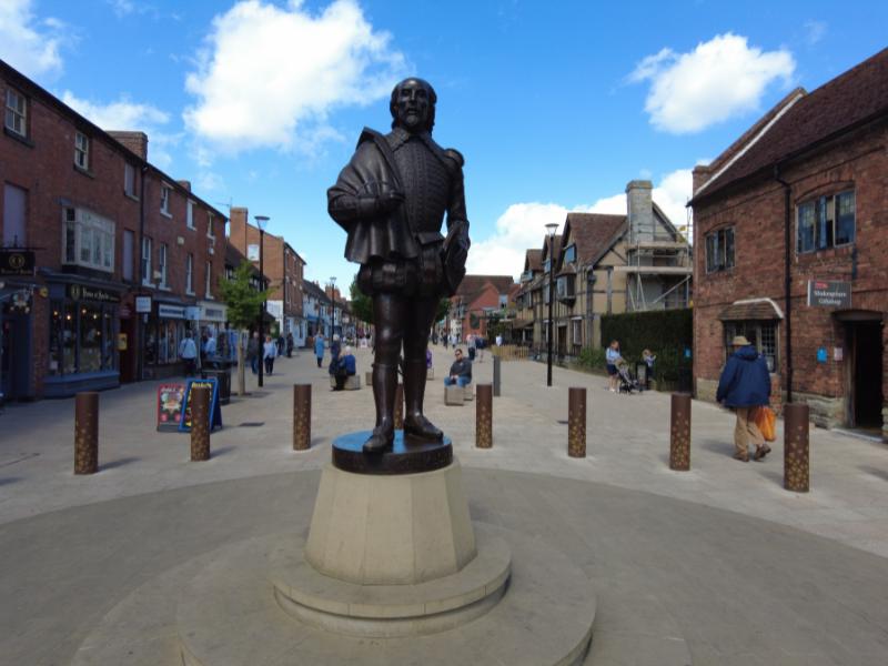 Statue of Shakespeare in in Stratford upon Avon.