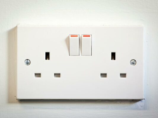 Voltage in the UK (Everything you need to know)