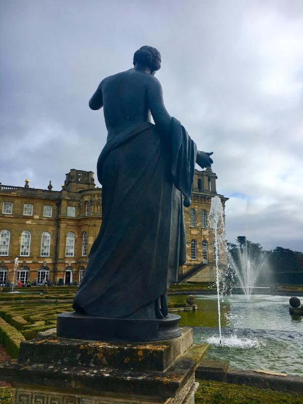 Statue at Blenheim Palace and fountains