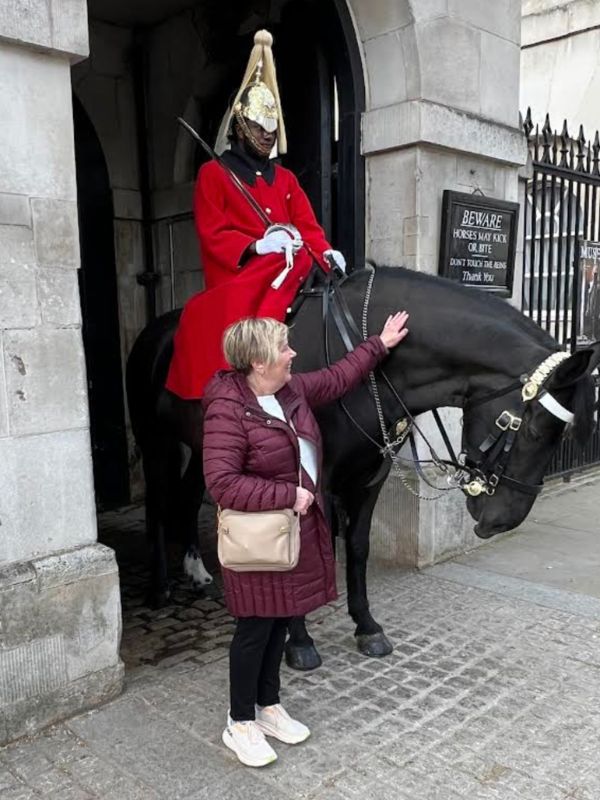 Deb et son cheval à Londres