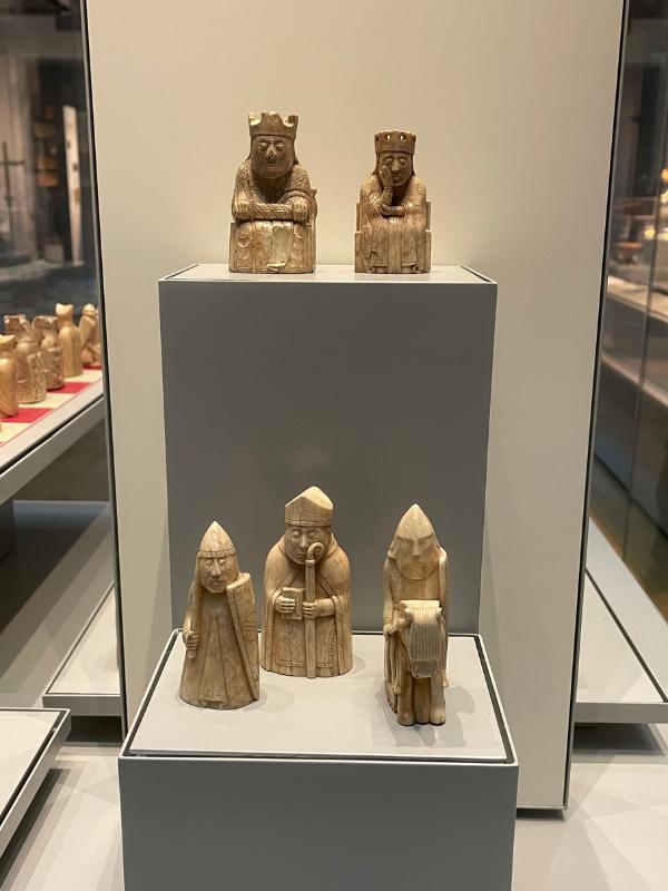 Lewis Chessmen exhibidas en el Museo Británico de Londres