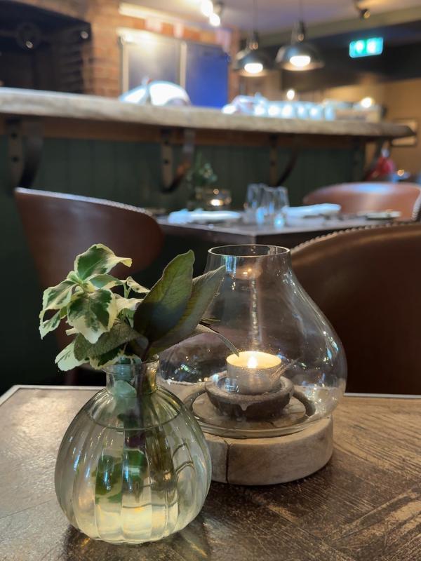 woodsman restaurant dining room interior