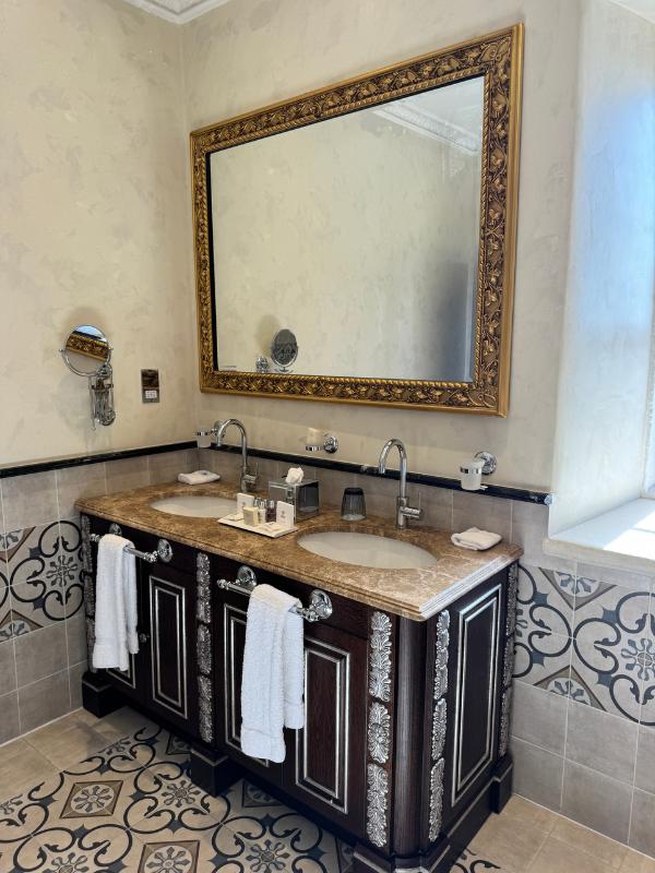 thornbury castle ensuite bathroom