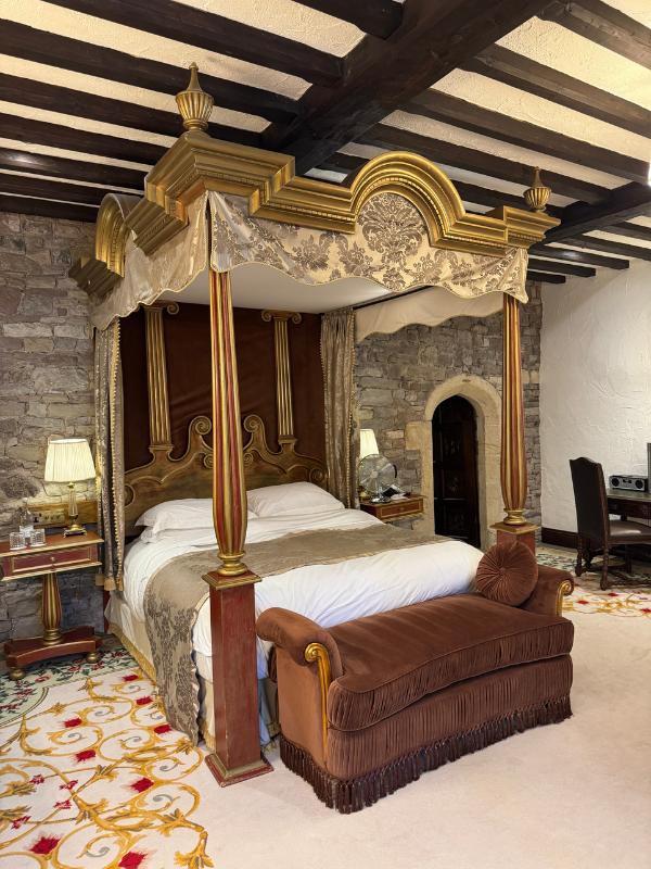 thornbury castle four poster bed