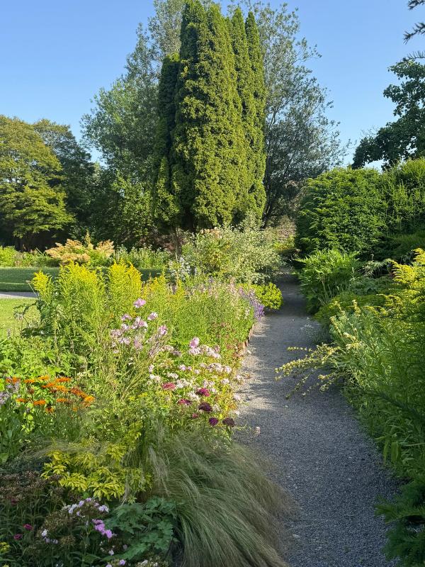 thornbury castle garden path